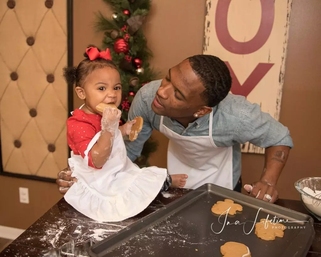 daddy and daughter Christmas pictures