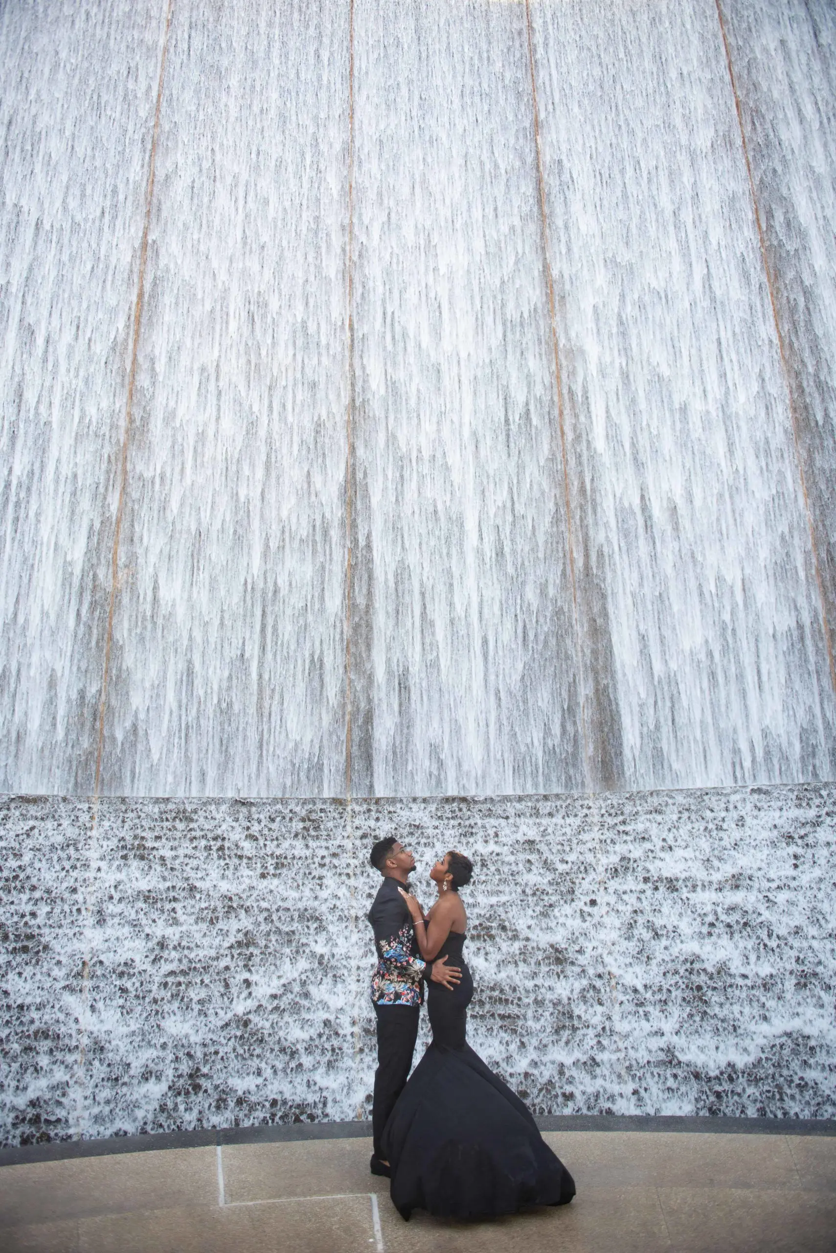 galleria waterwall engagement photo ideas