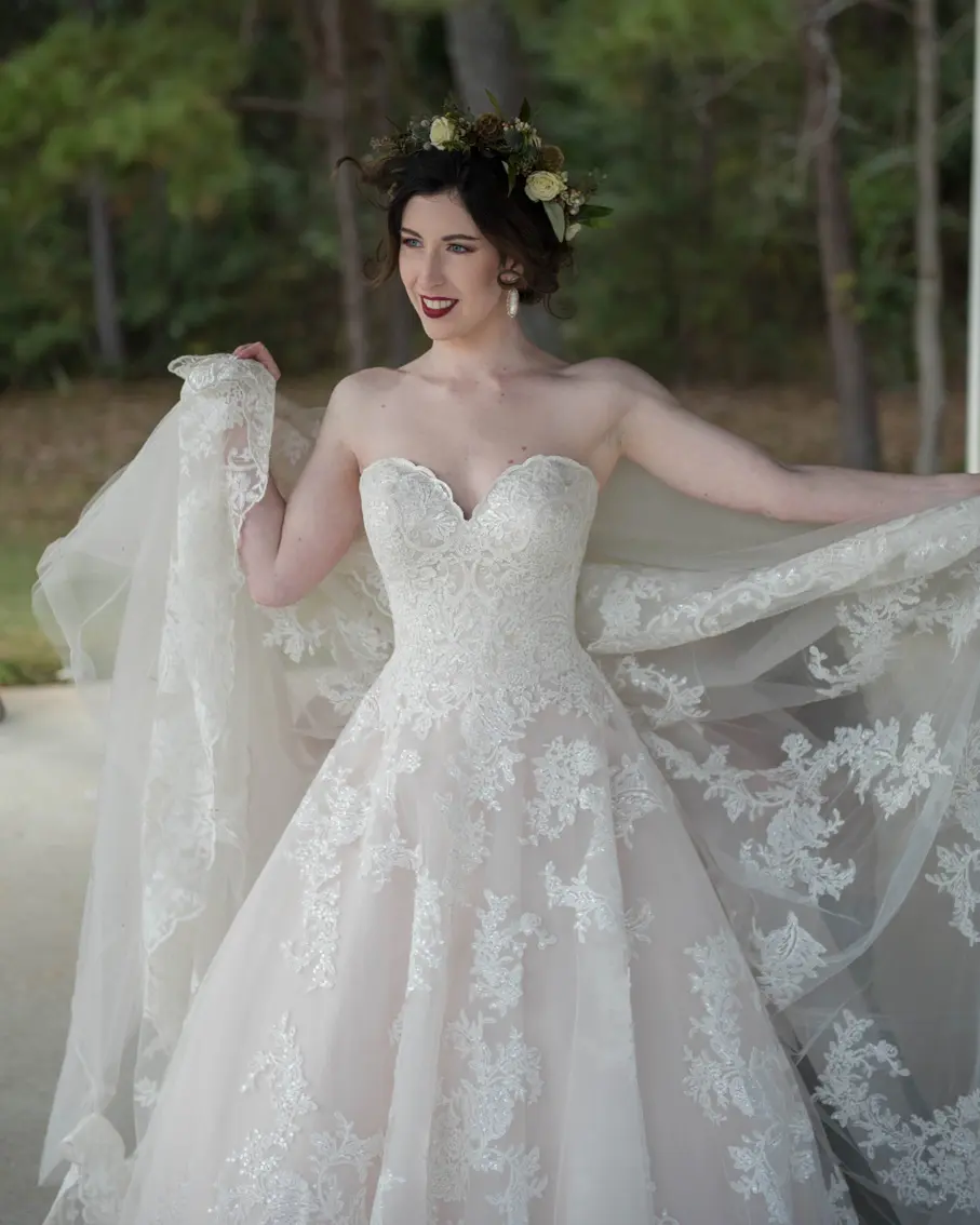 Conroe wedding photographer with bridal photo taken in conroe texas