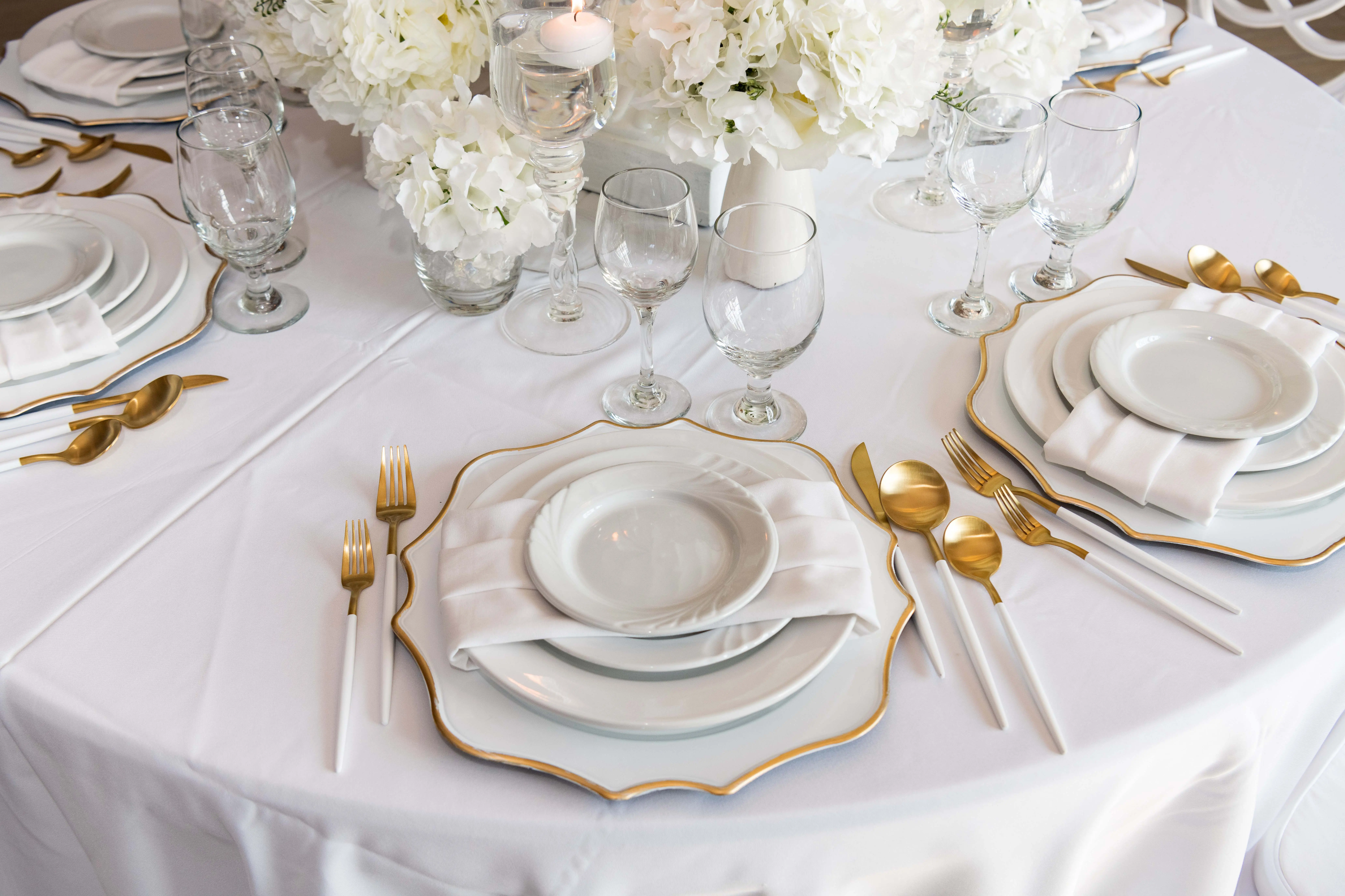 luxury wedding place settings