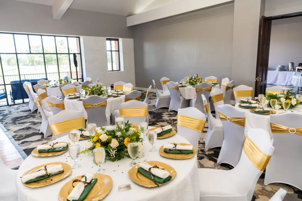 Table and linen decor at Falcon pointe golf club in Katy Texas