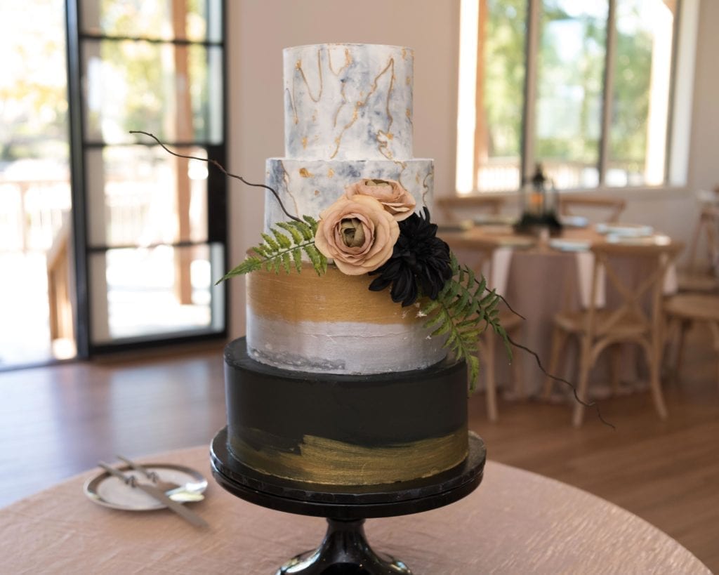 luxury wedding cake designer