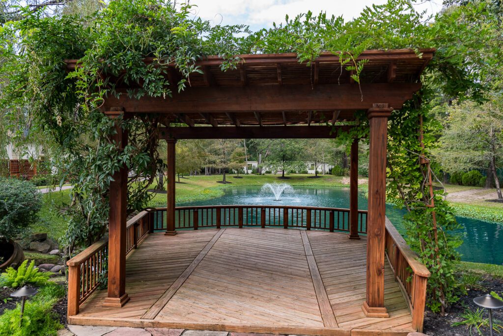 Pond, fountain, and gazebo at The Springs Cypress wedding venue